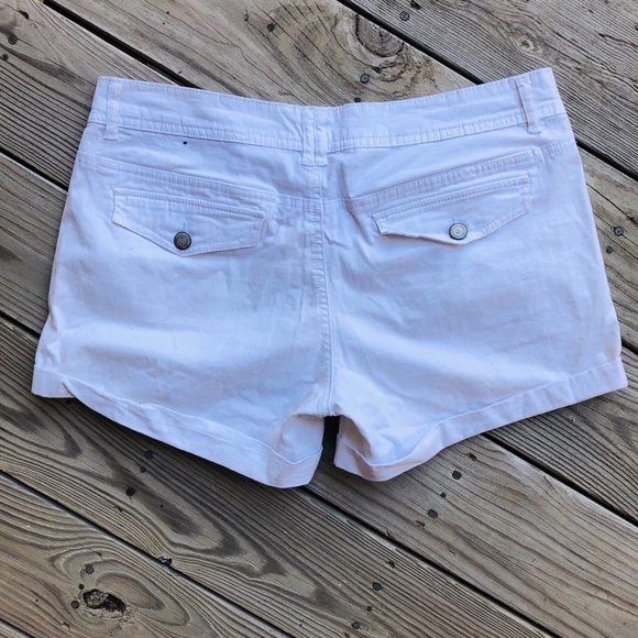 Aeropostale White Twill Midi Shorts Size 12 - Picture 2 of 3